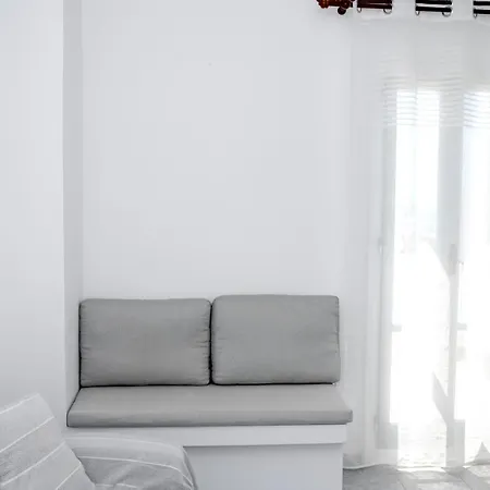 Inej Maisonette *