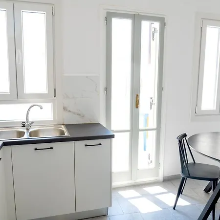 Inej Maisonette