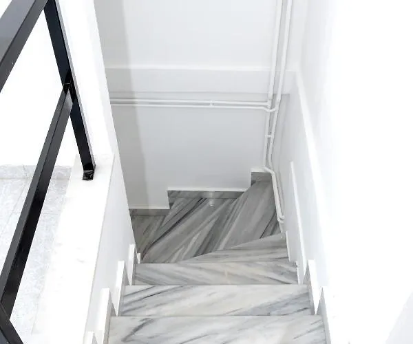 Inej Maisonette * Эрмуполис